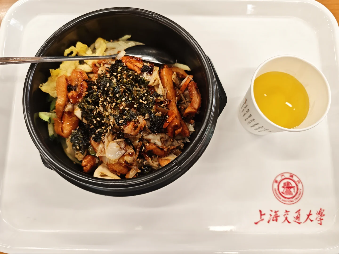 鸡肉石锅拌饭的来源实拍